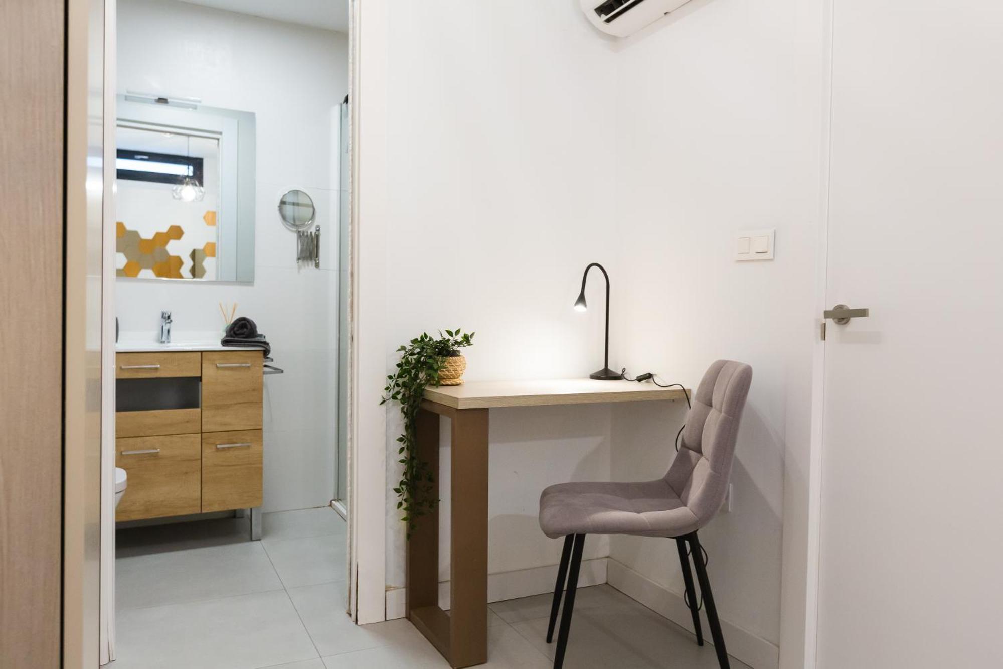 La Goleta: In The District Malaga
